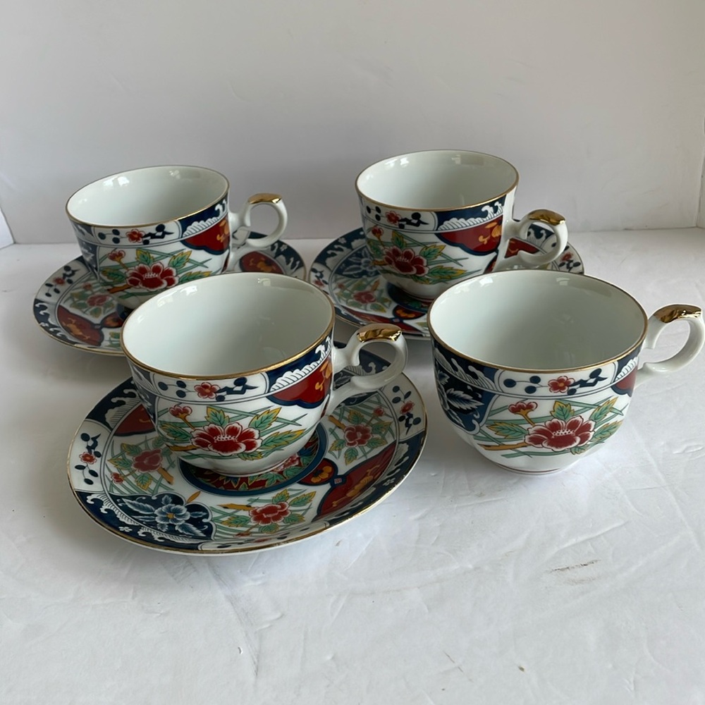 Gump’s Imari Kiku cups and saucers